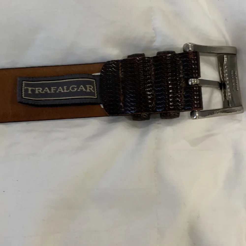 Trafalgar‎  Burgandy Leather Belt, Size 34